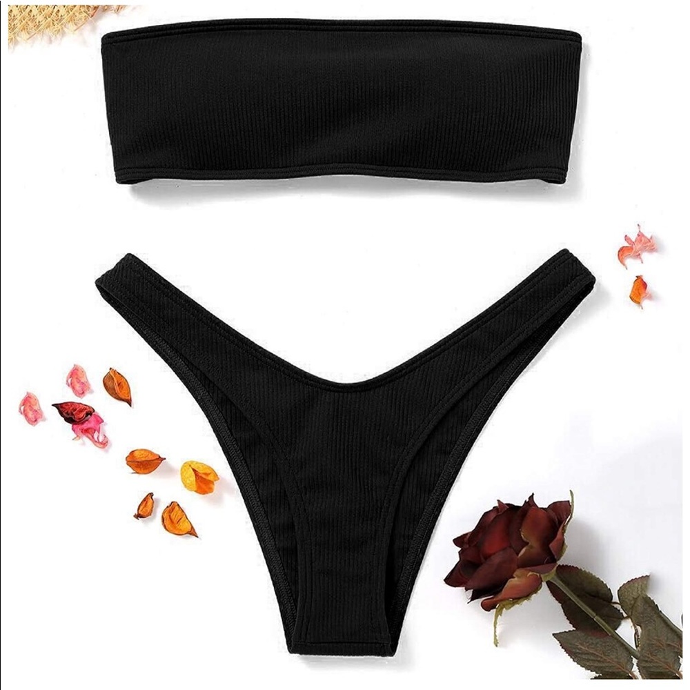 Black Cheeky 🍑 Bikini